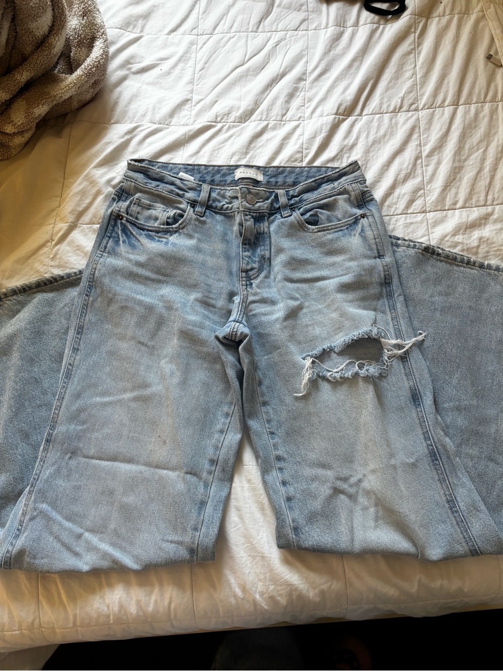 Pacsun Casey low rise Light Distressed Jeans